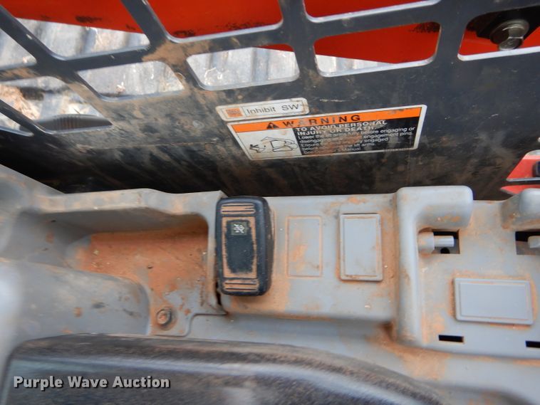 image for item GC9691 2017 Kubota SVL95-2S skid steer