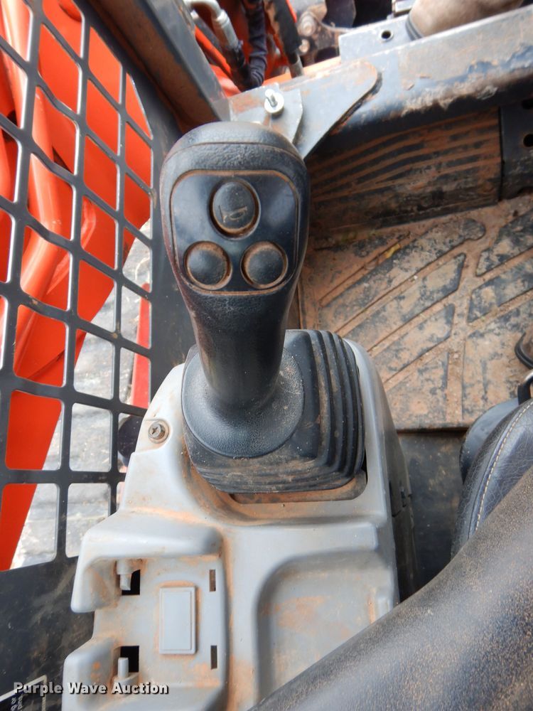 image for item GC9691 2017 Kubota SVL95-2S skid steer