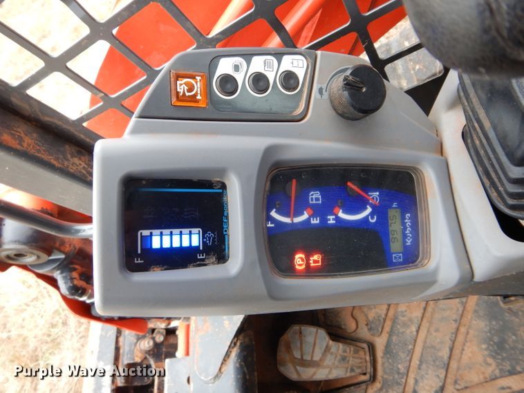 image for item GC9691 2017 Kubota SVL95-2S skid steer