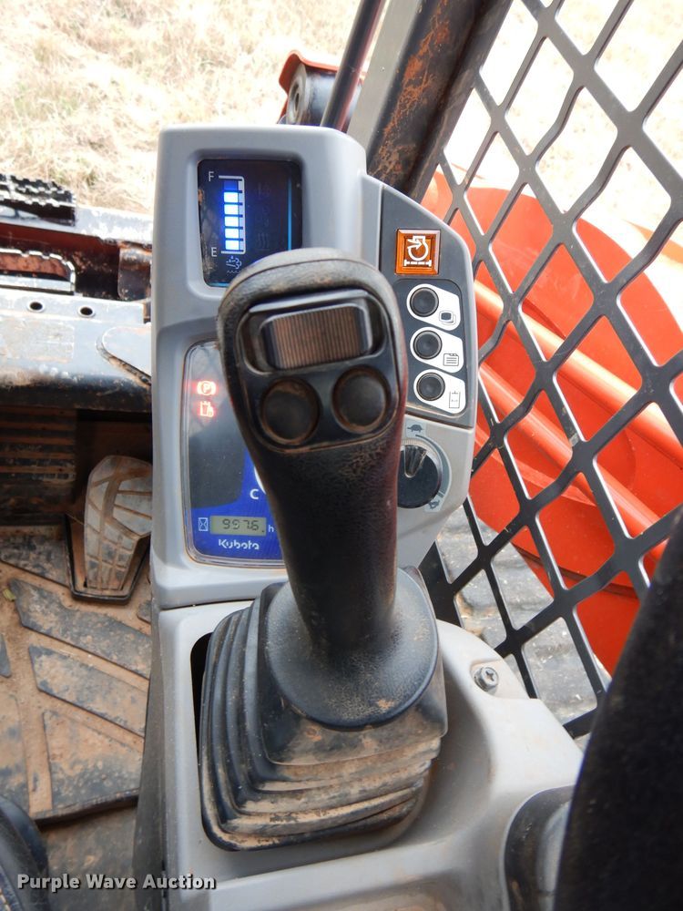 image for item GC9691 2017 Kubota SVL95-2S skid steer