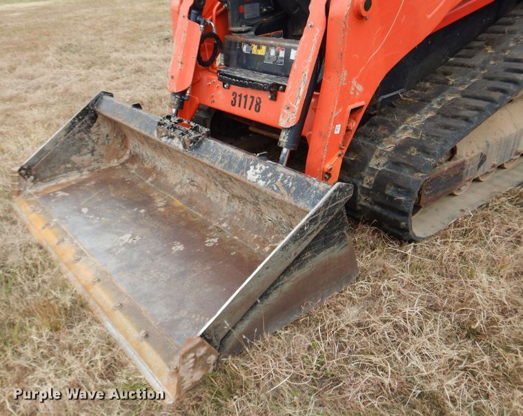 image for item GC9691 2017 Kubota SVL95-2S skid steer