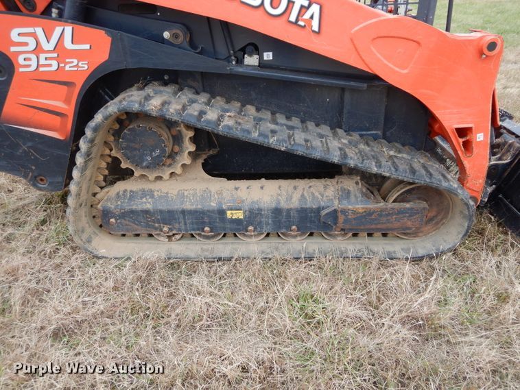 image for item GC9691 2017 Kubota SVL95-2S skid steer