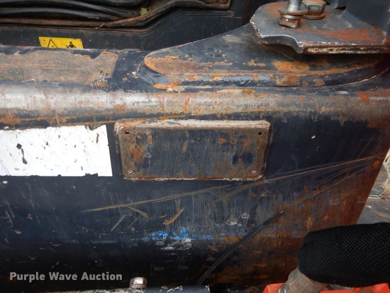 image for item GC9691 2017 Kubota SVL95-2S skid steer