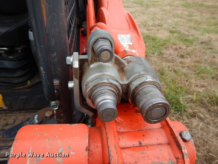 image for item GC9691 2017 Kubota SVL95-2S skid steer