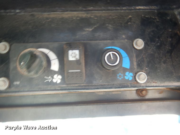 image for item GC9735 2005 Rayco C87L skid steer