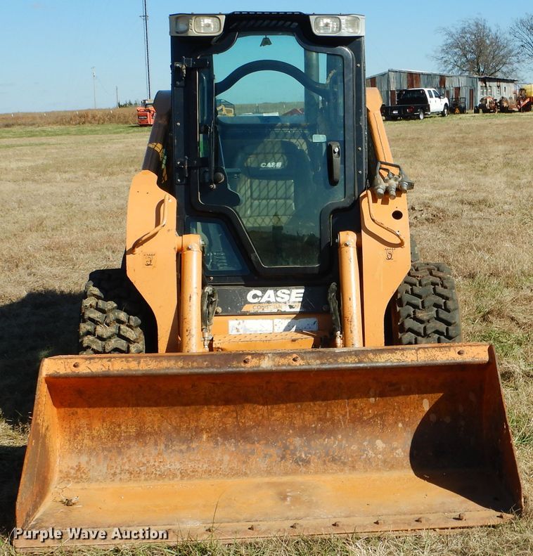 image for item GC9736 2011 Case SV300 skid steer