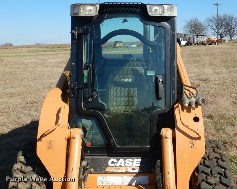 image for item GC9736 2011 Case SV300 skid steer