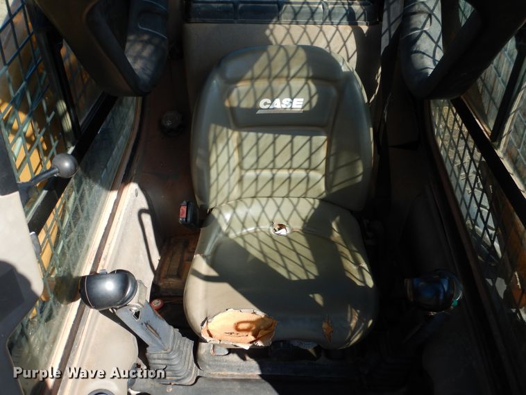 image for item GC9736 2011 Case SV300 skid steer