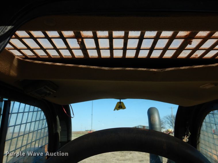 image for item GC9736 2011 Case SV300 skid steer