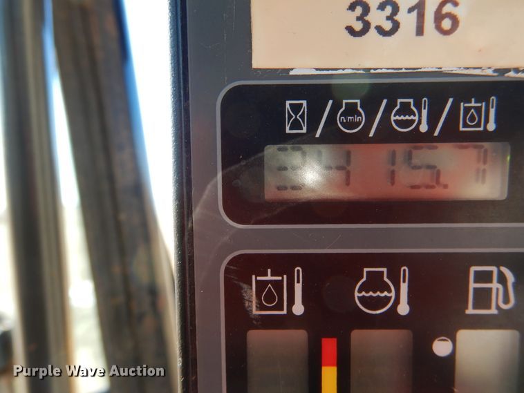 image for item GC9736 2011 Case SV300 skid steer