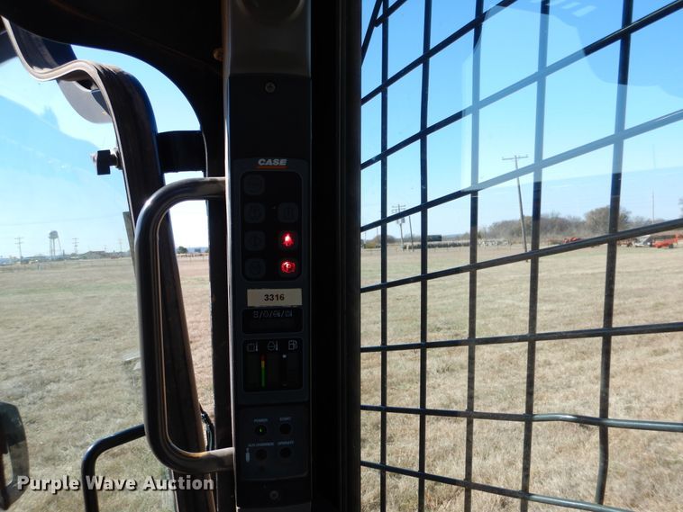 image for item GC9736 2011 Case SV300 skid steer