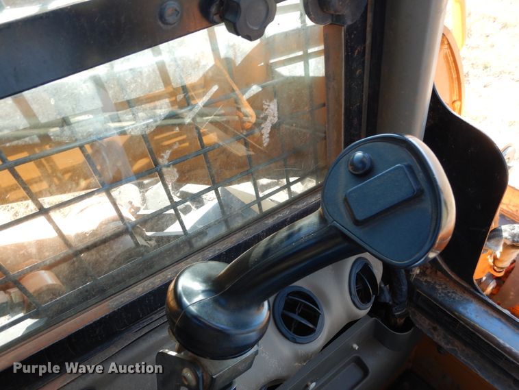 image for item GC9736 2011 Case SV300 skid steer