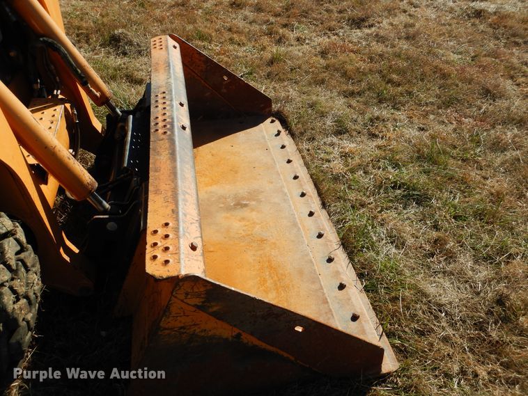 image for item GC9736 2011 Case SV300 skid steer