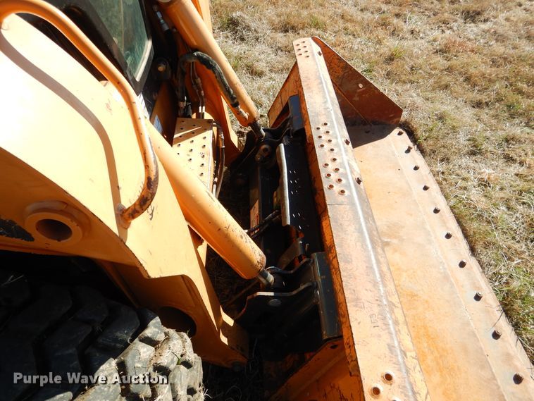 image for item GC9736 2011 Case SV300 skid steer