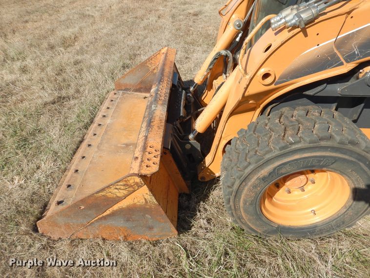 image for item GC9736 2011 Case SV300 skid steer