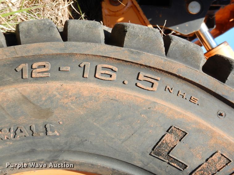 image for item GC9736 2011 Case SV300 skid steer