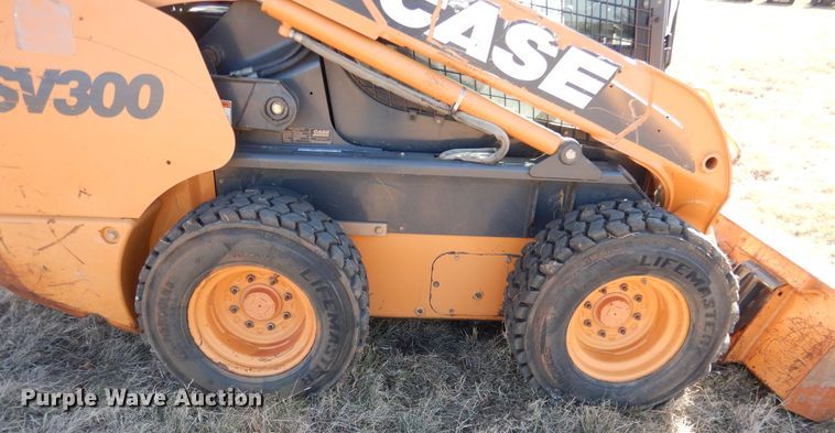 image for item GC9736 2011 Case SV300 skid steer