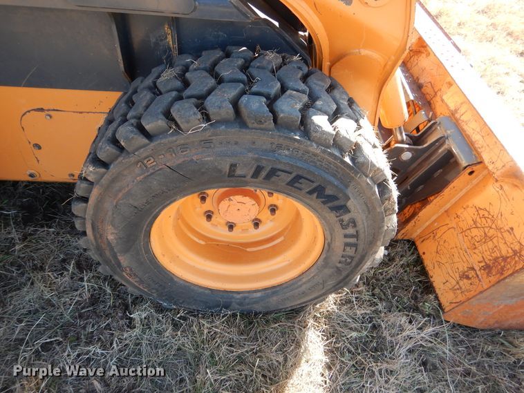 image for item GC9736 2011 Case SV300 skid steer