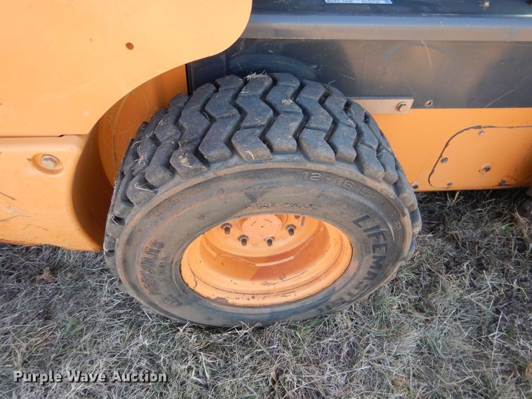 image for item GC9736 2011 Case SV300 skid steer