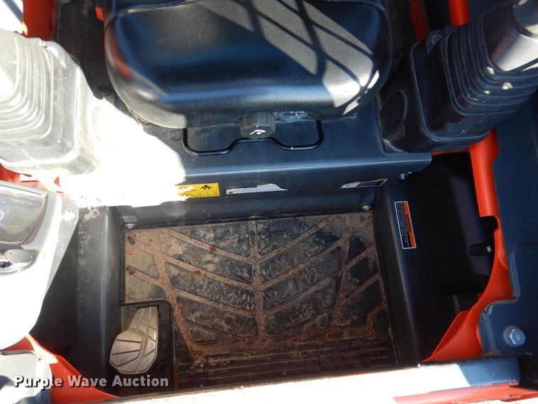 image for item GC9737 2016 Kubota SSV65 skid steer