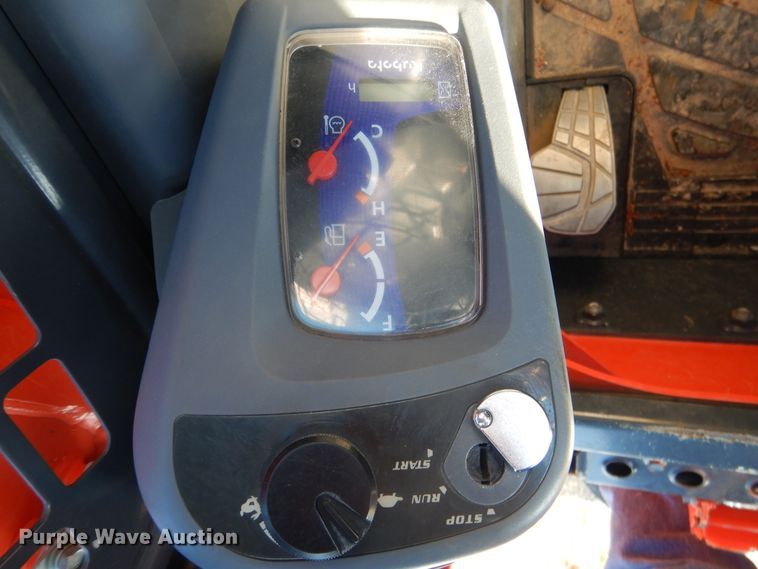 image for item GC9737 2016 Kubota SSV65 skid steer