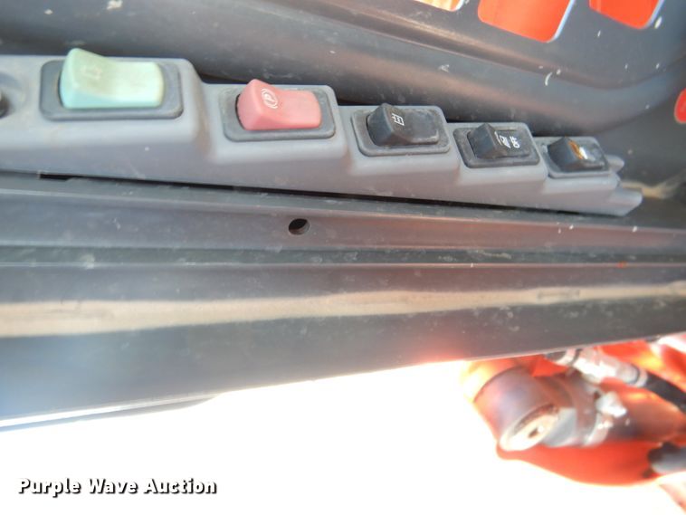 image for item GC9737 2016 Kubota SSV65 skid steer