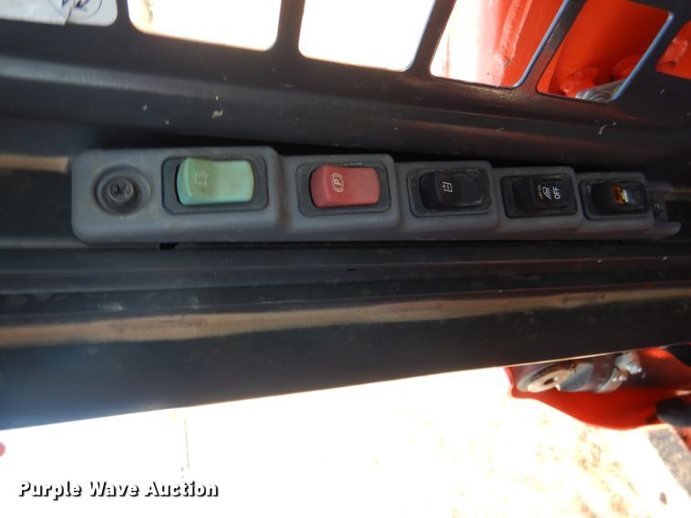 image for item GC9737 2016 Kubota SSV65 skid steer