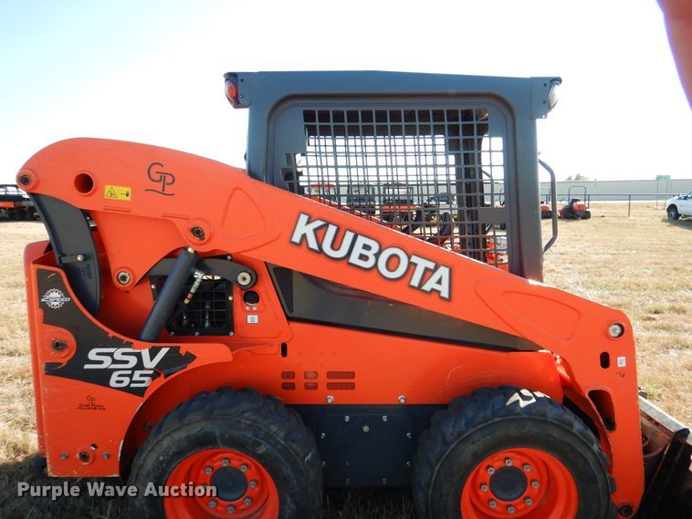 image for item GC9737 2016 Kubota SSV65 skid steer
