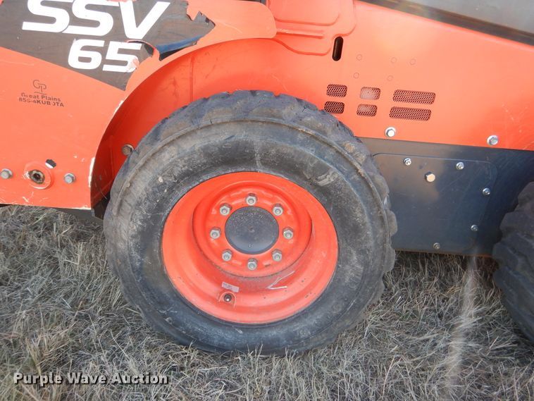 image for item GC9737 2016 Kubota SSV65 skid steer