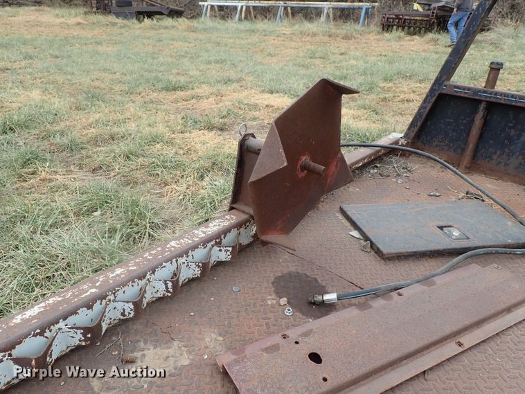 DewEze 278 steel hydraulic bale bed in Lyons, KS Item DB7501 sold