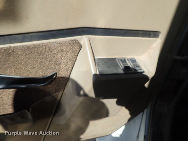 image for item DB7547 1992 International 4700 feed mixer truck