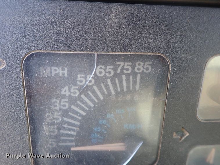 image for item DB7547 1992 International 4700 feed mixer truck