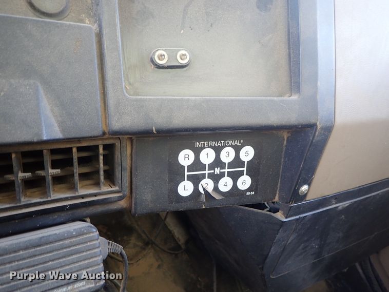 image for item DB7547 1992 International 4700 feed mixer truck