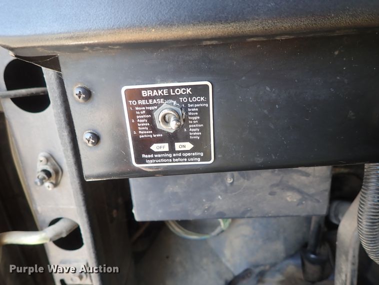 image for item DB7547 1992 International 4700 feed mixer truck