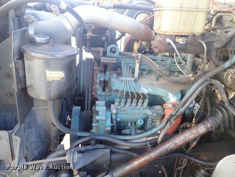 image for item DB7547 1992 International 4700 feed mixer truck