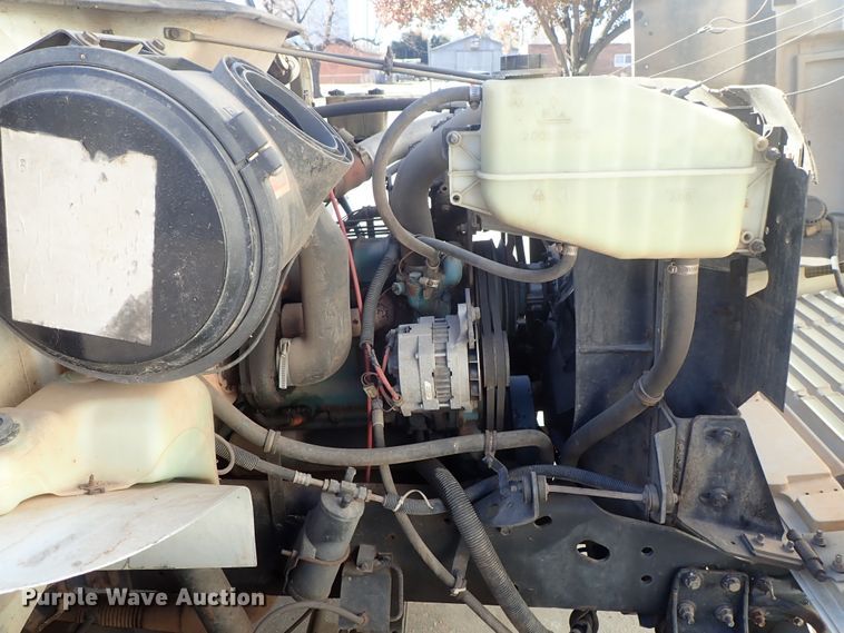 image for item DB7547 1992 International 4700 feed mixer truck