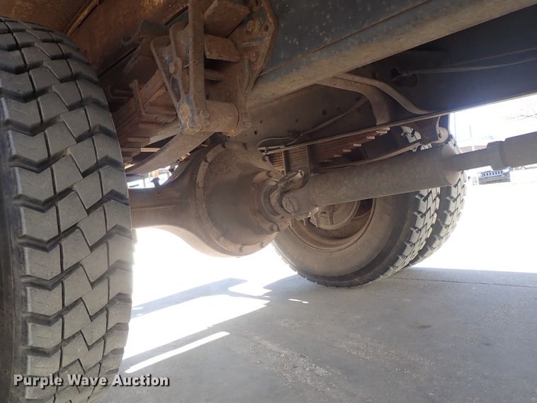 image for item DB7547 1992 International 4700 feed mixer truck