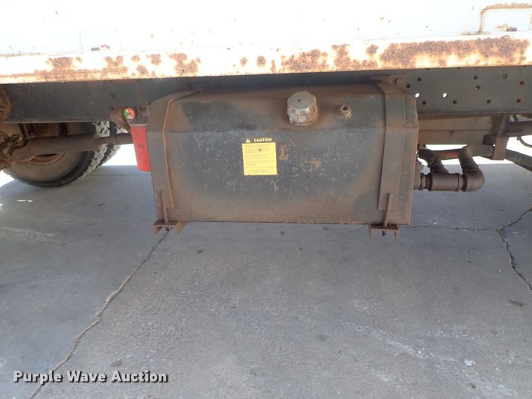 image for item DB7547 1992 International 4700 feed mixer truck