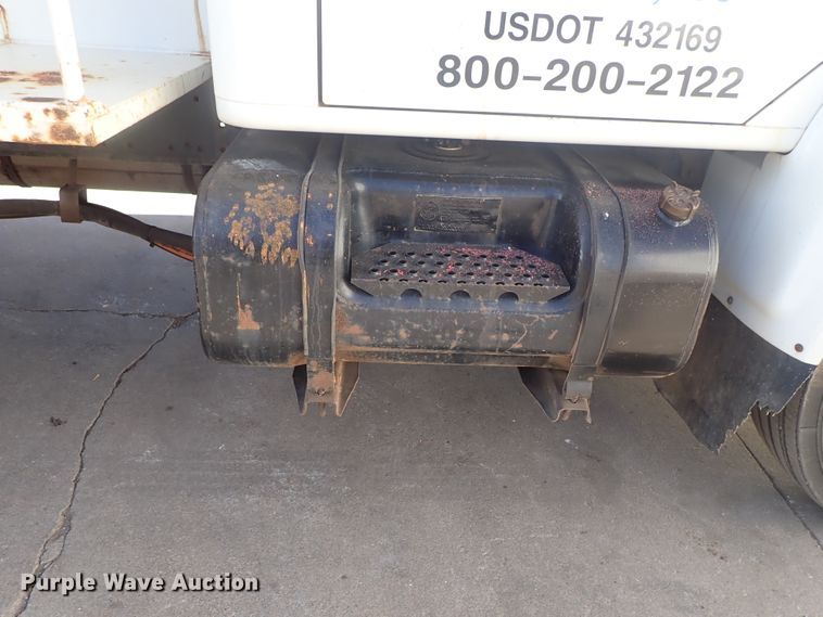 image for item DB7547 1992 International 4700 feed mixer truck