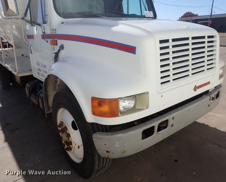 image for item DB7547 1992 International 4700 feed mixer truck