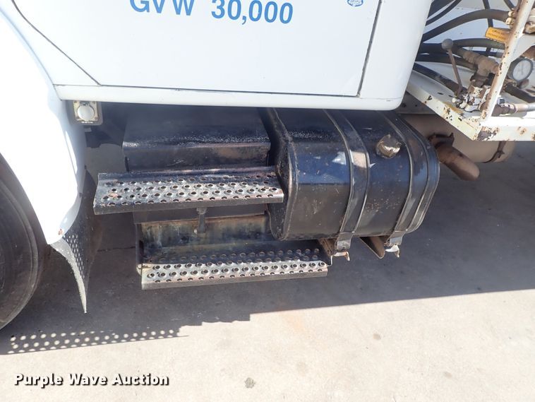 image for item DB7547 1992 International 4700 feed mixer truck