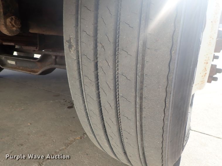 image for item DB7547 1992 International 4700 feed mixer truck