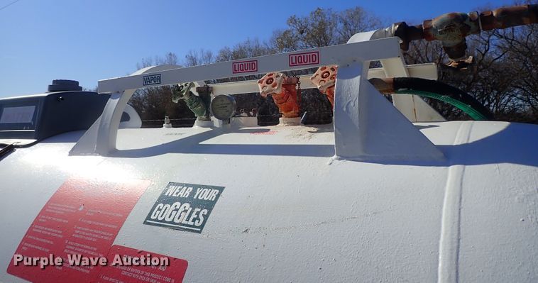 image for item DB7548 Anhydrous ammonia tank