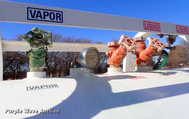 image for item DB7548 Anhydrous ammonia tank