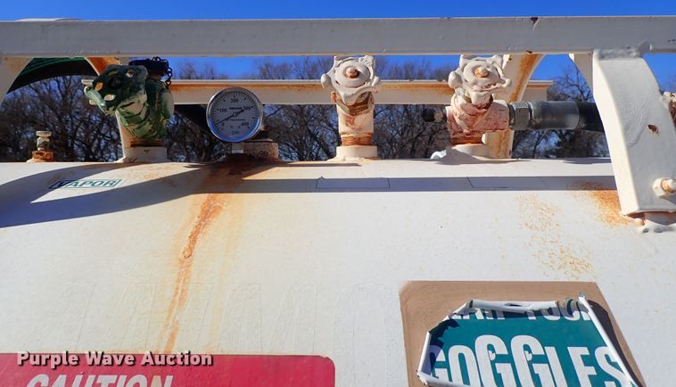 image for item DB7549 Anhydrous ammonia tank