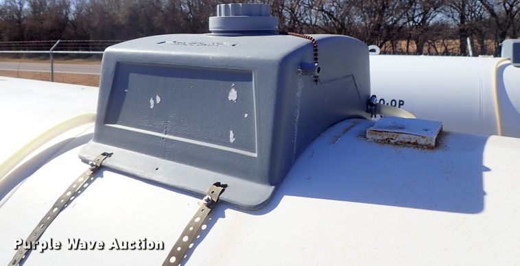 image for item DB7549 Anhydrous ammonia tank