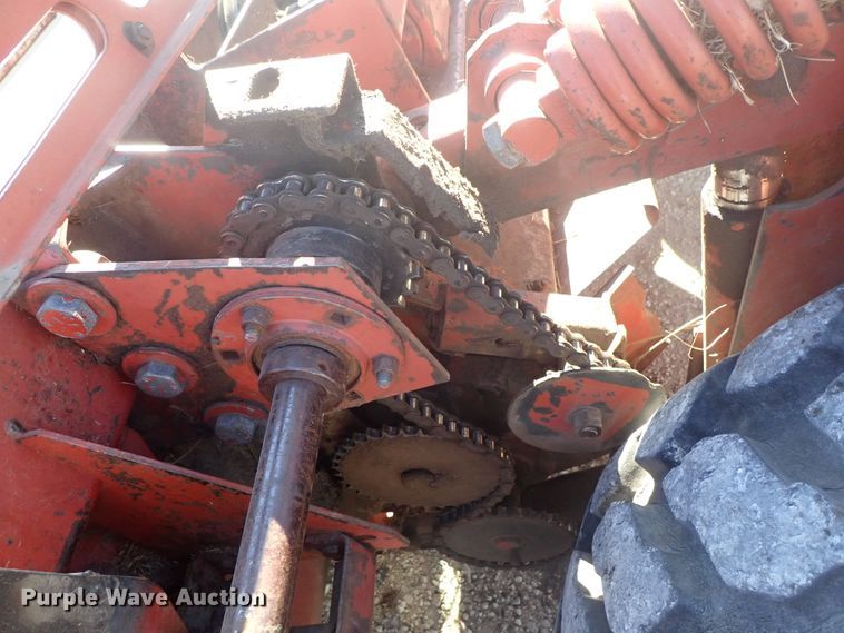 image for item DB7551 1981 Hesston 6650 windrower