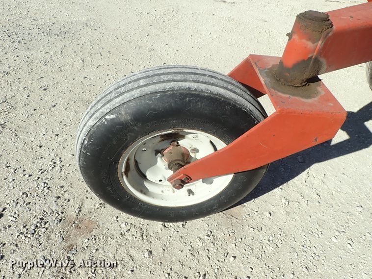 image for item DB7551 1981 Hesston 6650 windrower