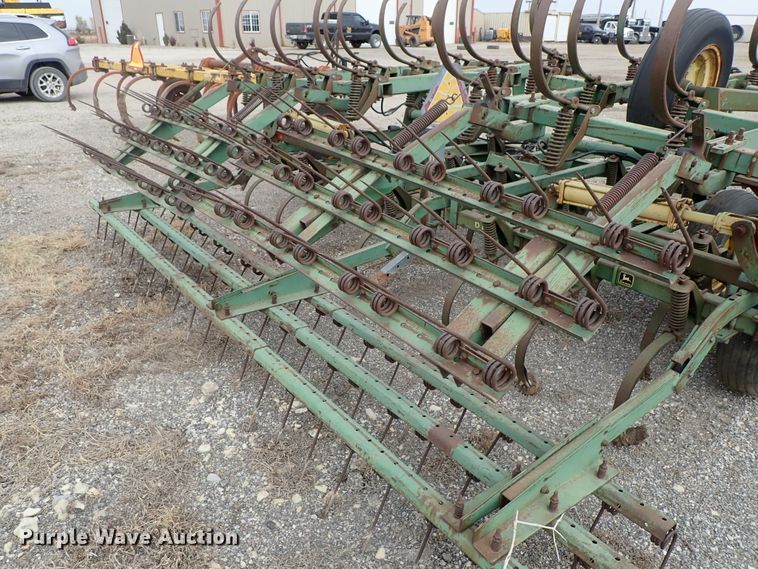 image for item DB7569 John Deere 1010 cultivator