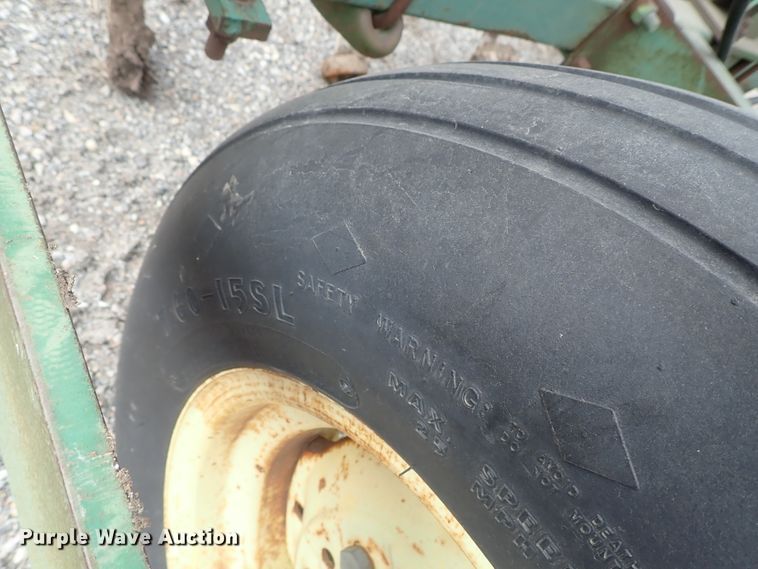 image for item DB7569 John Deere 1010 cultivator